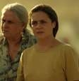 Lucinda (Vera Holtz) e Carminha (Adriana Esteves) de Avenida Brasil (Reprodução/TV Globo)  Foto: Contigo