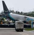 Boeing 767-300 da Amazon saiu da pista durante o pouso em Miami; autoridades ainda investigam as causas do acidente  Foto: Getty Images / BBC News Brasil