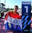 Joshua Durksen vence a Corrida Principal Foto: James Sutton / Formula 1