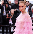 Parecem sapatilhas de bailarina, mas são os novos tênis da Adidas em colaboração com estilista irlandesa na cor 'rococó', perfeitos para quem ama o estilo romântico e feminino à la 'coquette'. Foto: Getty Images / Purepeople