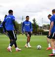 Foto: Divulgação - Legenda: Jogadores do Chelsea durante treinamento da equipe / Jogada10