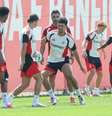 Atividade de preparação do Benfica antes de encarar o Moreirense - Foto: Divulgação / Jogada10