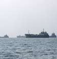 Embarcações no Estreito de Ormuz, perto da praia de Bandar Abbas, no Irã
  5 de setembro de 2026   Majid Asgaripour/WANA via REUTERS  Foto: Reuters