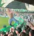 Vídeo registra queda de torcedor do Coritiba - Foto: Reprodução / Jogada10