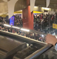 Passageiro registra lotação na Linha Amarela do metrô após falhas  Foto: Reprodução/X 