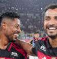 Bruno Henrique e Danilo comemorando vitória em cima do Corinthians. Foto: Adriano Fontes / Flamengo / Portal de Prefeitura