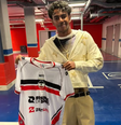 Lamine Yamal recebeu de presente uma camisa do River-PI  Foto: Reprodução/Daniel Trajano