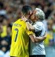 Jorge Jesus dá beijo em Cristiano Ronaldo na semifinal da Supercopa Saudita, em agosto de 2025  Foto: Yu Chun Christopher Wong/Eurasia Sport Images/Getty Images
