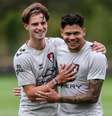 Equipe do técnico Iraola pode repetir formação inicial no duelo contra o Liverpool - Foto: Divulgação / Jogada10
