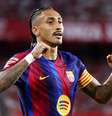 Raphinha comemora segundo dos três gols feitos contra o Sevilla, pela sétima rodada de La Liga 2026/27 -   Foto: Fran Santiago/Getty Images / Esporte News Mundo