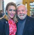 Foto publicada por Roberta Luchsinger em novembro de 2022 em que ela aparece ao lado de Lula.  Foto: @roberta.luchsinger/reprodução / Estadão