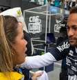 Influencer Naty Potira recebe o carinho de Neymar antes de um jogo do Santos –  Foto: Reprodução/Instagram / Jogada10