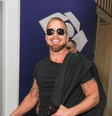 Ricky Martin desembarcando no RJ  Foto: AGNEWS