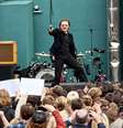 U2 comemora 50 anos de carreira com show surpresa em frente à sua antiga escola em Dublin Foto: The Music Journal