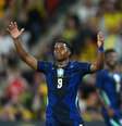 Endrick e Estevão durante o segundo amistoso da Seleção contra a Austrália  Foto: Getty Images