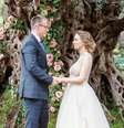 Descubra como fazer casamento em lugares inusitados como a Disney, Castelo de Edimburgo e o Museu de História Natural de Londres  Foto: Canva Equipes/Eugenia Remark de Pexels / Bons Fluidos