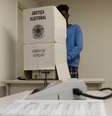 'Cabine' ou 'cabina' de votação: qual é o correto?  Foto: Fernando Frazão/Agência Brasil