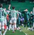 Fábio Lima comemora o segundo gol do Juventude no Alfredo Jaconi  - Foto: Fernando Alves /EC Juventude - Legenda: Juventude não tomou conhecimento de time paranaense e venceu com autoridade / Jogada10