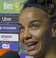 Carlinha, goleira do São Paulo, após conquistar o Brasileirão Feminino  Foto: Reprodução/Globo