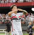 Bia, do São Paulo, comemora gol contra o Corinthians no jogo de volta da final do Campeonato Brasileiro feminino  Foto: FABRICIO BOMJARDIM/THENEWS2/ESTADÃO CONTEÚDO