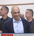 Ministro do Supremo Tribunal Federal (STF) Alexandre de Moraes vota no Colégio Madre Alix, no Jardim Paulistano, zona oeste de São Paulo  Foto: Reprodução / Band News TV