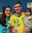 Lucas Pavanato (PL-SP) vota com a família nas eleições deste domingo, 4.  Foto: Reprodução / Facebook