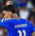 Scamacca fica com a sobra para fuzilar o gol turco - Foto: Marco Luzzani/Getty Images / Jogada10