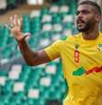 Steve Mounié comemora um gol pelo Benim –  Foto: Reprodução / Instagram - Legenda: Steve Mounié é o grande nome da seleção africana / Jogada10