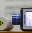 Profissional opera Instrumentos como Detector de radiação com sonda de contaminação.  Foto: Pedro Kirilos/Estadão / Estadão