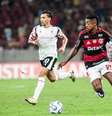 Times voltam a se enfrentar na competição depois de um ano –  Foto: Gilvan de Souza/Flamengo - Legenda: Flamengo e Estudiantes medem forças por uma vaga na final da Libertadores / Jogada10