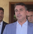 Flávio Bolsonaro em entrevista à imprensa nesta terça-feira, 6  Foto: Reprodução/TV Globo