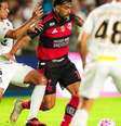 Foto: Gilvan Souza / Flamengo - Legenda: Paquetá fez um dos gols do Flamengo no 2 a 2 com o Santos / Jogada10