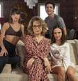 Sempre tão ardilosa, Pilar foi capaz de sequestrar Brigitte, Rafael e Ingrid ainda bebês Foto: Manoella Mello/Globo / Revista Malu