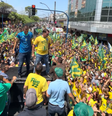 Flávio Bolsonaro (PL) faz carreata em São Gonçalo (RJ) neste sábado, 10  Foto: Reprodução / YouTube