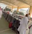 Ambulâncias se deslocaram para o aeroporto de Riad para atender os feridos  Foto: Reuters / BBC News Brasil