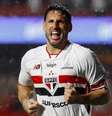 Toca no Calleri que é gol. São 95 com a camisa são-paulina. Já está no Top20 do São Paulo. E contando.  Foto: Rubens Chiri e Miguel Schincariol/Saopaulofc.net / Jogada10