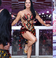 Diva faz assim! Aos 51 anos, Viviane Araújo exibe pernas torneadas em look com pedrarias, samba MUITO no Salgueiro e troca beijão com o marido; fotos!. Foto: AGNews / Purepeople