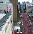 Militantes, simpatizantes e apoiadores do presidente da República, Luiz Inácio Lula da Silva (PT), participam de um ato político em apoio à sua reeleição na Avenida Paulista, na cidade de São Paulo (SP), neste domingo, 11  Foto: EDI SOUSA/ATO PRESS/ESTADÃO CONTEÚDO
