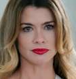 Alinne Moraes caracterizada para interpretar Vanessa  Foto: Reprodução | Globoplay