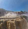 Com vazão quase seis vezes maior que a média para o período, passarela das Cataratas do Iguaçu são fechadas para visitação  Foto: Divulgação / Urbia+Cataratas
