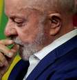 Lula com mão na boca, pensativo  Foto: REUTERS/Brian Snyder / BBC News Brasil