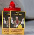 Homenagem ao papa Leão XIV diante do Hospital Agostino Gemelli, em Roma  Foto: ANSA / Ansa - Brasil