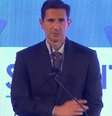 Fred Kachar durante evento do Valor em Nova York em 2024   Foto: Reprodução/YouTube