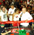Candidato à reeleição, Luiz Inácio Lula da Silva (PT) faz discurso em cima de carro de som em Ipatinga (MG)  Foto: Reprodução / YouTube