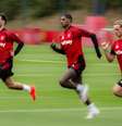 Michael Carrick está balançando no cargo no Manchester United - Foto: Divulgação / Jogada10