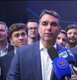 Flávio Bolsonaro (PL) em entrevista após o debate contra Lula (PT) na Band, neste domingo, 18  Foto: Reprodução/Youtube/Canal Livre