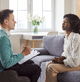 Psicólogo e psiquiatra atuam na saúde mental, mas têm formações e funções diferentes Foto: Studio Romantic | Shutterstock / Portal EdiCase