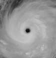 Olho, parte central do ciclone, aumentou de tamanho algumas vezes, observaram meteorologistas  Foto: Reprodução/CIRA