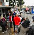 Em São Mateus, na zona leste, filas de passageiros aguardavam a passagem de ônibus  Foto: Estadão Conteúdo/Edi Sousa/AtoPress / Estadão