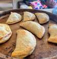 Massa de pastel assado. Foto: SaúdeLAB